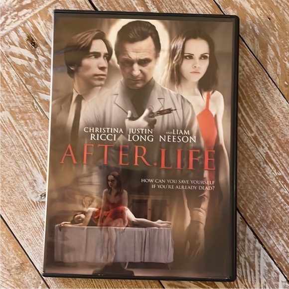 3/$15 u pick dvds📀or 1 for $9~ AfterLife - Picture 1 of 5